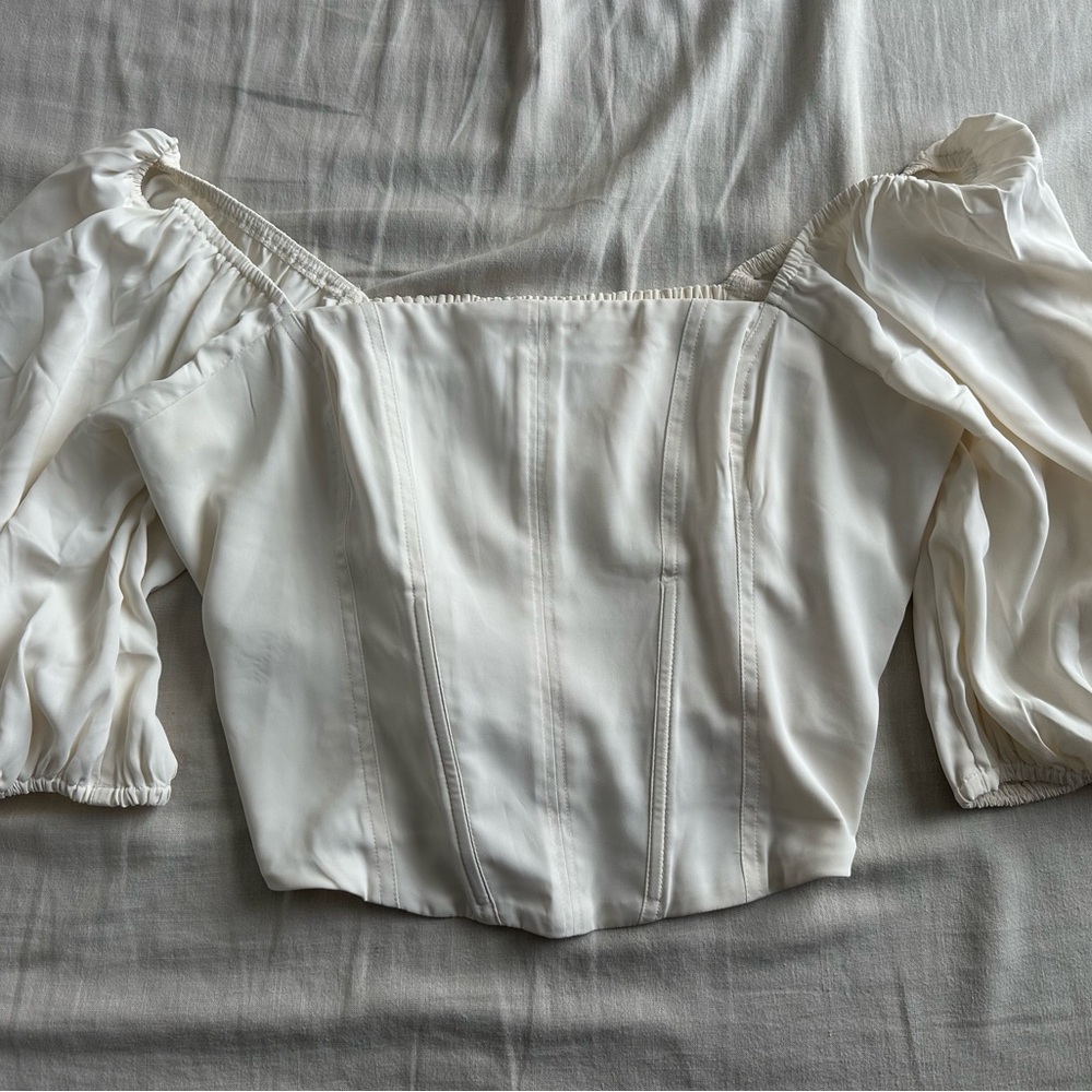 Abercrombie & Fitch White Off-Shoulder Blouse